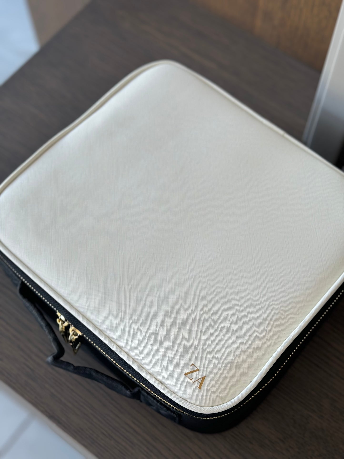 Makeup Bag: White & Black