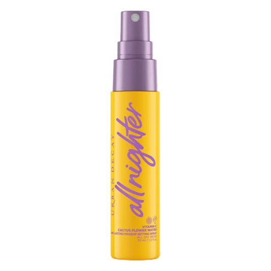 Urban Decay: Long Lasting Makeup Setting Spray with Vitamin C (30ml)